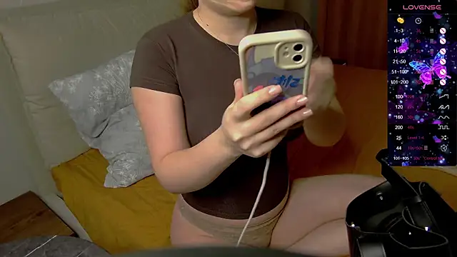 Holly Molii online show from October 11, 2:05 am