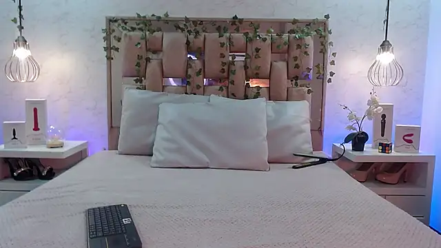 GigiVolkova online show from October 9, 7:51 pm