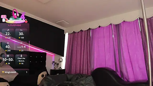 Coral Gibson online show from January 16, 2:57 pm