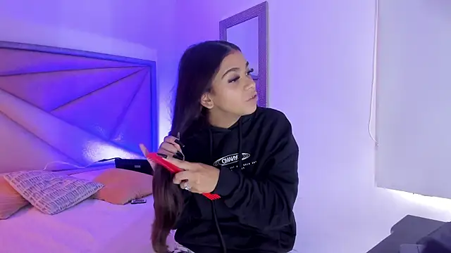 GiaFu online show from November 2, 5:49 pm