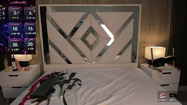 ValentinaThomas online show from September 18, 7:45 pm