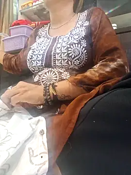 Snapshot of Melody_Shyla chatting on October 15, 1:30 am Melody Shyla online show from October 15, 1:30 am