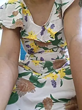 Snapshot of Melody_Shyla chatting on October 28, 11:31 pm Melody Shyla online show from October 28, 11:31 pm