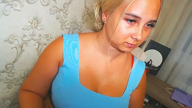 DolphinDreams online show from October 12, 1:35 pm