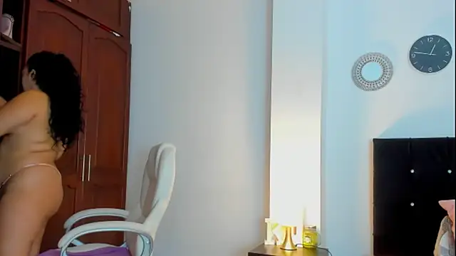 kathyajhonss online show from October 26, 11:44 pm