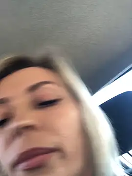 Diamond Bunny  online show from September 18, 2:04 pm