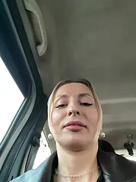 Diamond Bunny  online show from February 8, 2:54 pm