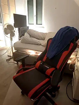 SexyLayla1 online show from February 5, 6:27 am