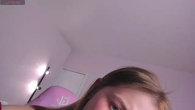 Colleen Blake online show from November 28, 5:05 pm