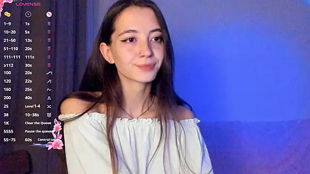 EvaBradley online show from September 15, 6:59 pm