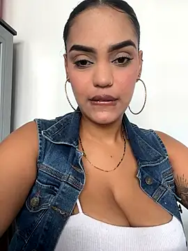 Sara-77 online show from January 6, 6:33 pm