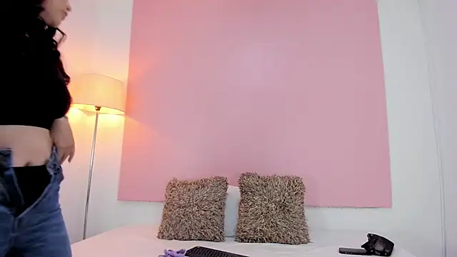 andyylove jk online show from December 17, 1:26 pm