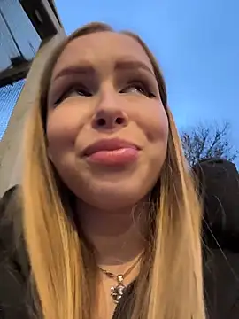 Liza risky online show from December 4, 1:24 pm