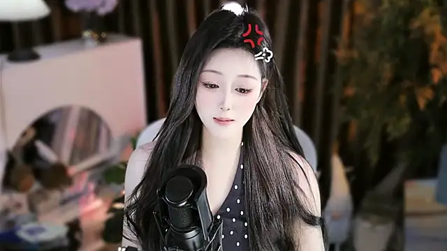 Arwyn-rr online show from October 21, 8:29 am