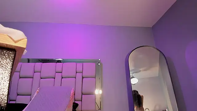 lupeebony online show from November 7, 8:03 pm