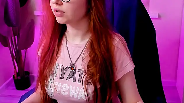 CarolGiggly online show from October 26, 7:48 am