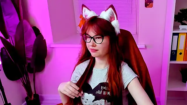 CarolGiggly online show from November 17, 8:31 pm