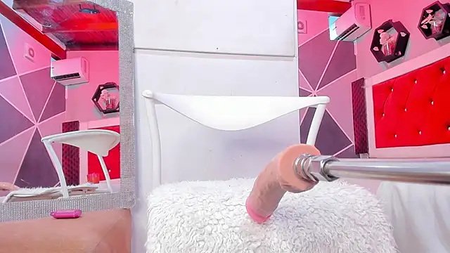 BritannyClaire online show from November 11, 12:39 am