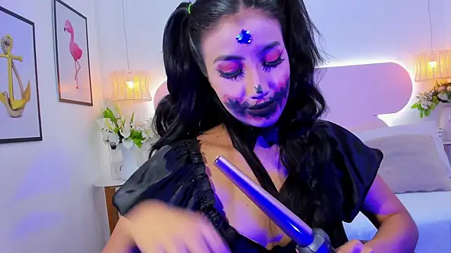 naomiii   online show from October 9, 12:31 pm