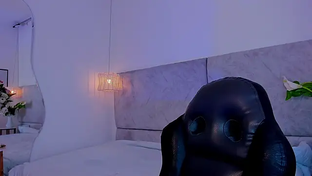 naomiii   online show from November 4, 11:59 am