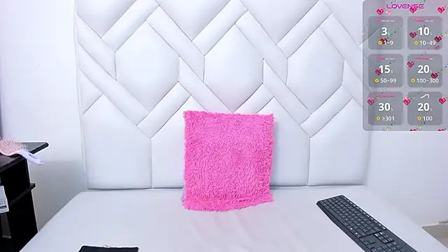 Analia18  online show from February 3, 1:27 pm