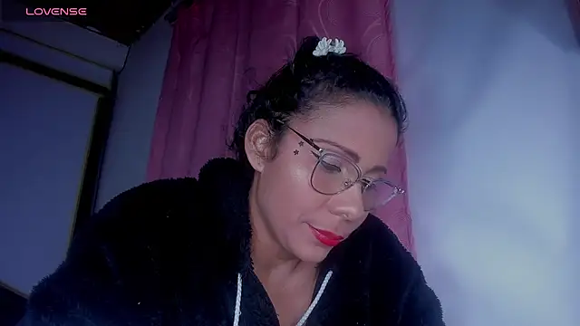 Snapshot of Nenita_Hot_ chatting on October 17, 3:54 am Nenita Hot  online show from October 17, 3:54 am