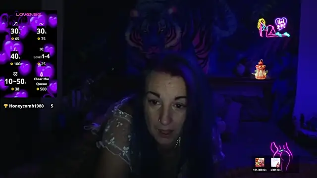 tattoomilf86 online show from February 3, 9:07 pm