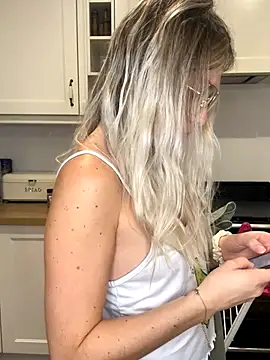 carlaaa online show from September 24, 8:19 pm