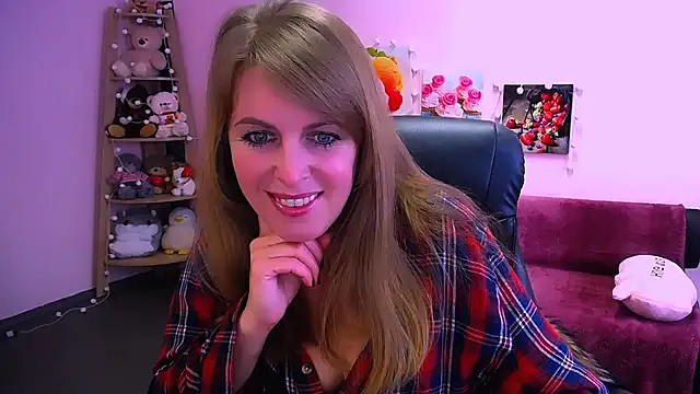 Hot Milady online show from February 11, 9:00 am