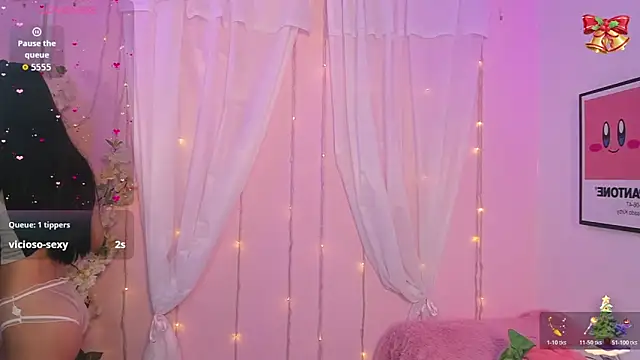 hanniiee  online show from December 13, 10:27 pm