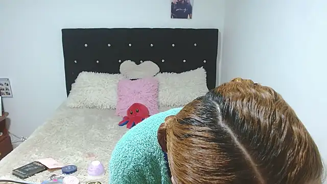 giuliana andrade online show from November 1, 12:59 am