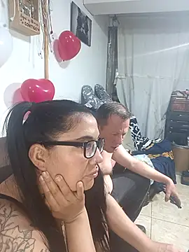 Snapshot of ZuriandAlex chatting on September 21, 1:37 am ZuriandAlex online show from September 21, 1:37 am