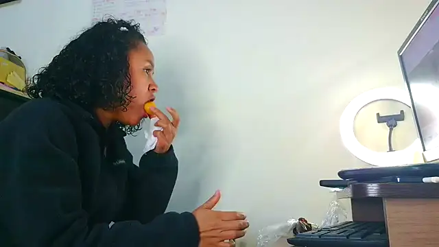 Samary thomas online show from November 29, 2:04 am