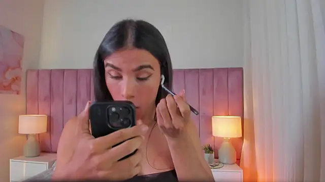 Aleja arango1 online show from January 6, 9:18 pm