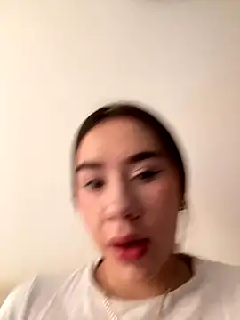 Im Valen Cute online show from November 10, 6:25 pm