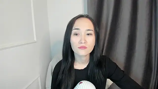 aenie online show from October 13, 1:14 pm