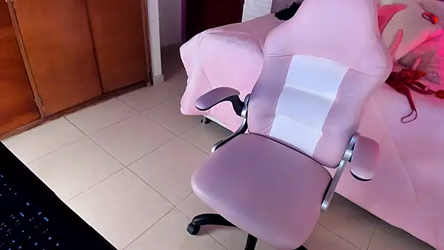 Kitty Pam online show from January 5, 8:12 pm