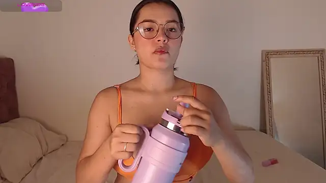 Lola sweeet18 online show from October 15, 1:03 pm