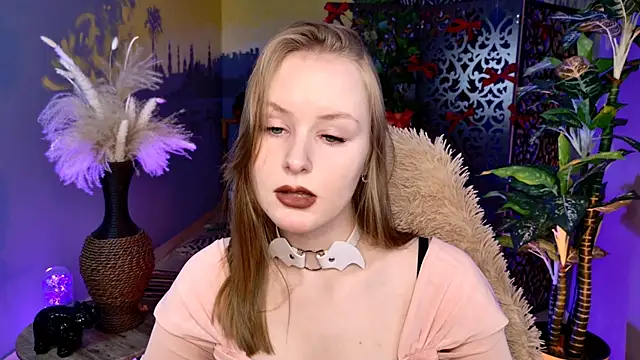 VivienLeeigh online show from February 18, 9:08 am