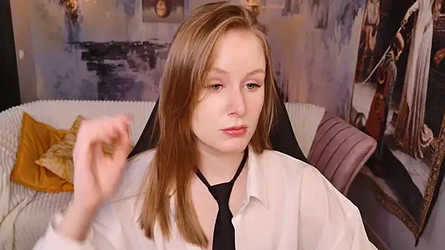 VivienLeeigh online show from February 19, 9:20 am