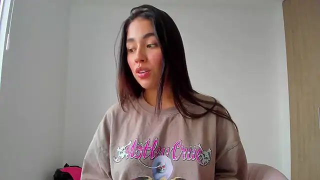 AriaMontgomery online show from December 1, 8:44 pm