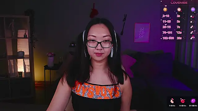 Snapshot of Marine_Vact chatting on October 8, 2:32 pm Marine Vact online show from October 8, 2:32 pm