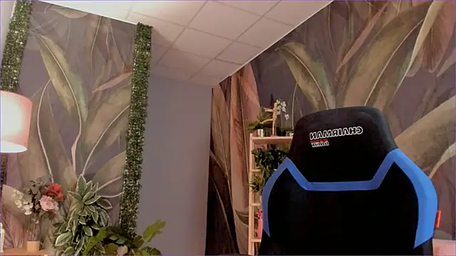 Sharon Evansi online show from December 14, 8:03 pm