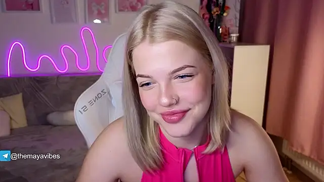 Maya Rave online show from February 3, 3:26 am