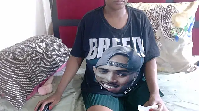 MaximTease24 online show from November 28, 10:57 pm