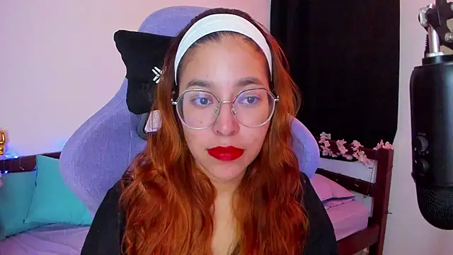  Moon Johnson online show from November 8, 1:54 am