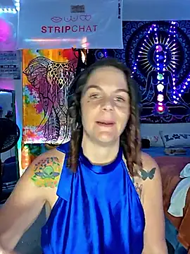 thatonespicychick online show from November 17, 4:30 pm