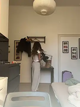 Snapshot of Bad_kitty777 chatting on October 28, 10:10 am Bad kitty777 online show from October 28, 10:10 am