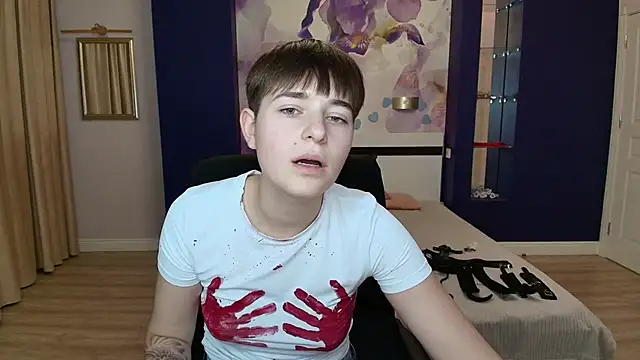 EmiliaYours online show from November 2, 4:32 pm