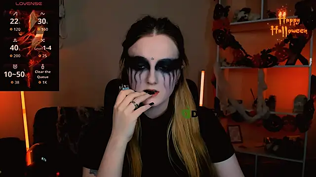 Snapshot of luna_berryy chatting on October 23, 7:20 pm luna berryy online show from October 23, 7:20 pm